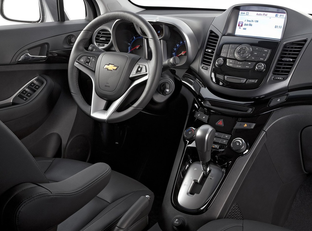 Chevrolet-Orlando-2012-1280-49